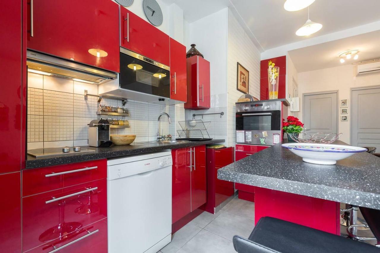 Stylish White And Red Apartments Juan-les-Pins Exterior foto
