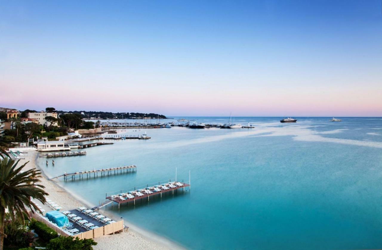 Stylish White And Red Apartments Juan-les-Pins Exterior foto